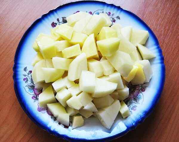Тушеная картошка с цветной капустой в мультиварке