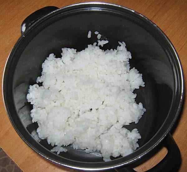 Отвариваем рис для тефтелей