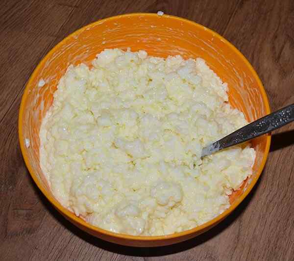 Смешиваем рис с яйцами
