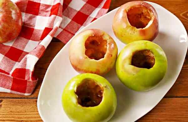Рецепт запеченных яблок с медом и орехами