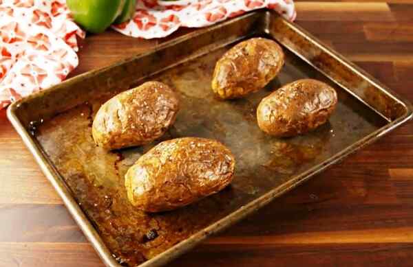 Запечь мясо с картошкой в духовке рецепт