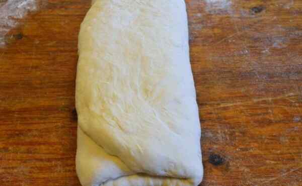 Тесто для картофельного хлеба складываем втрое