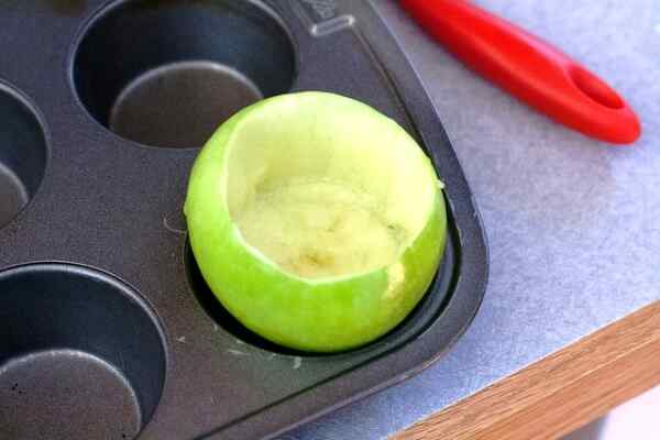 Запеченные яблоки с корицей в духовке рецепт