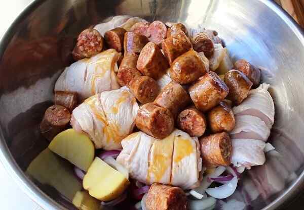 Запеченная картошка с курицей в духовке с майонезом