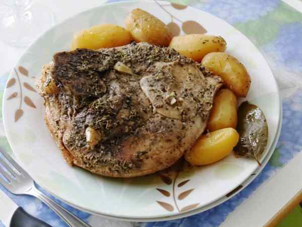 Рецепт тушеной картошки со свининой в мультиварке