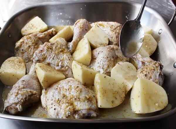Как приготовить жаркое из курицы с картошкой