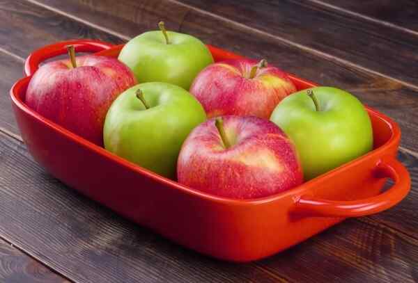 Как запечь яблоки в духовке целиком рецепт
