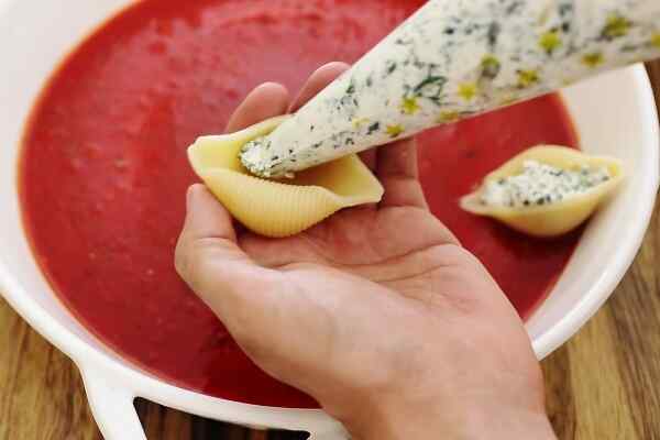 Как приготовить фаршированные макароны ракушки