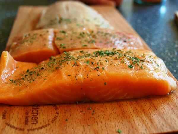 Как запечь стейк лосося в духовке