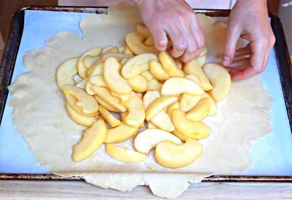 Рецепт вкусного пирога в духовке с яблоками
