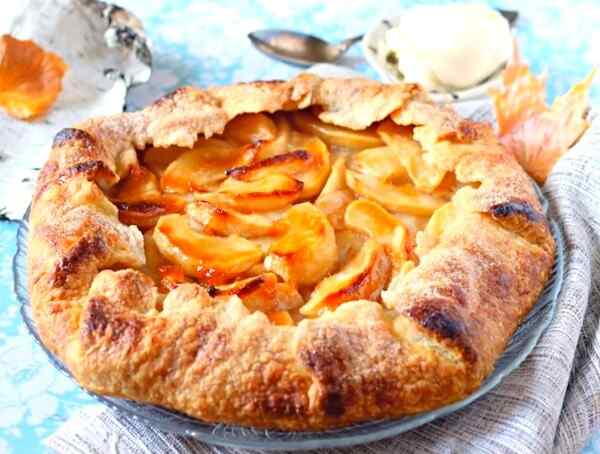 Легкий рецепт пирога с яблоками простой и вкусный