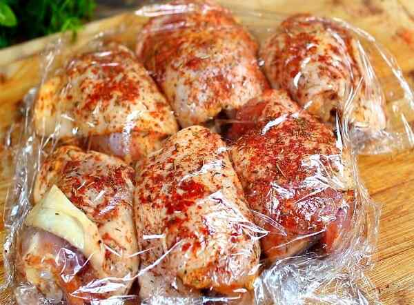 Куриные бедра с картошкой в духовке рецепт