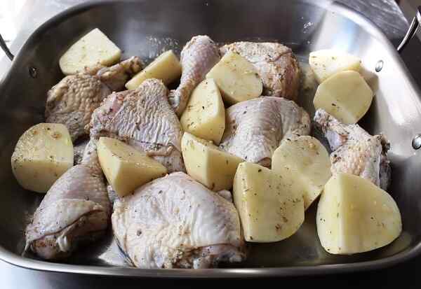 Куриные окорочка с картошкой в духовке рецепт
